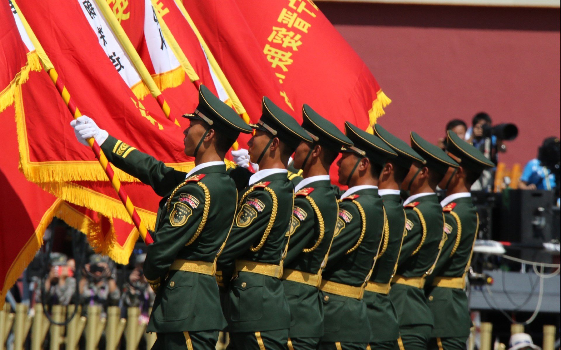 阿贾克斯客场击败热尔维特领跑荷甲积分榜,荷甲阿贾克斯对乌德勒支