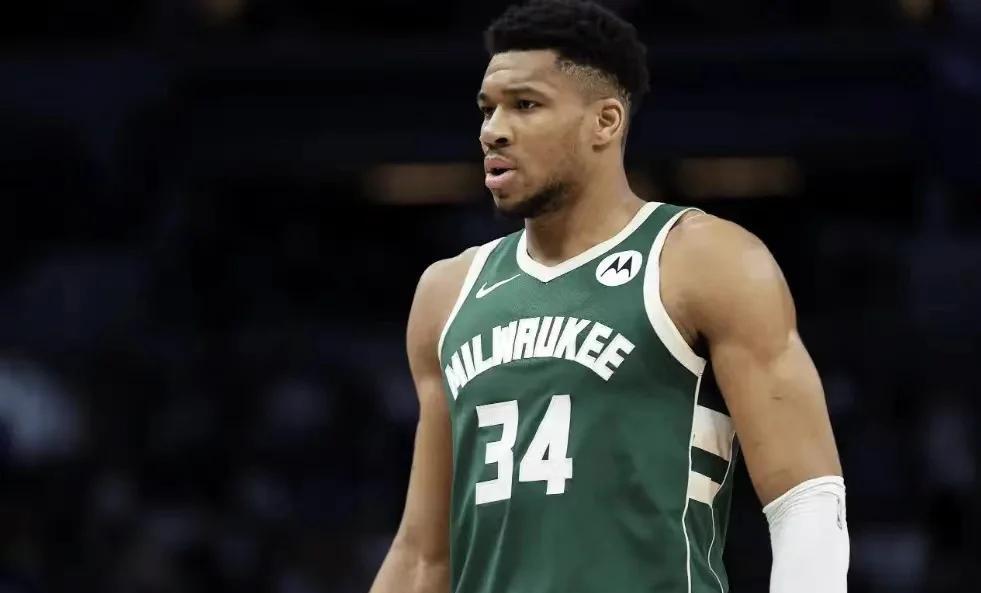 开云体育:雄鹿队字母哥的伤病恢复情况跟踪：能否在新赛季保持健康，带领球队冲击总冠军？的简单介绍